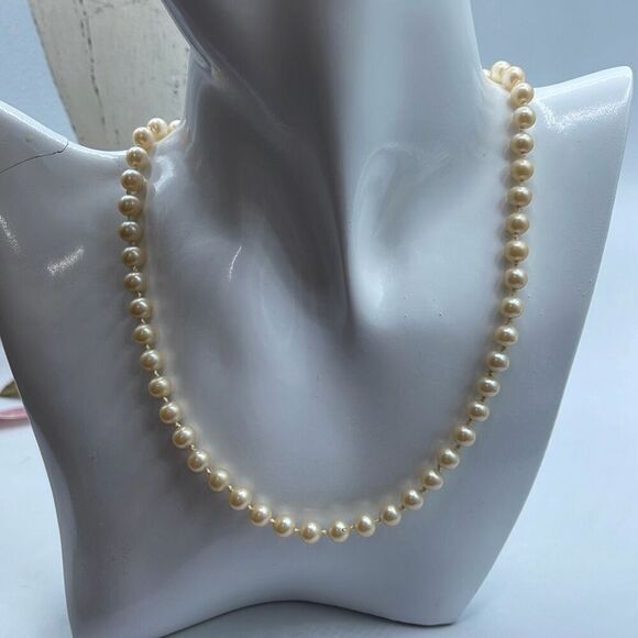 Vintage faux glass pearls. Hand knotted & 16” - Picture 2 of 8